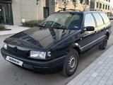 Volkswagen Passat 1993 годаүшін1 500 000 тг. в Астана