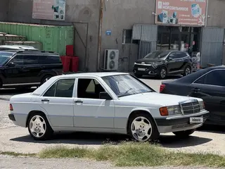 Mercedes-Benz 190