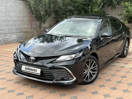 Toyota Camry 2023 года за 18 000 000 тг. в Алматы