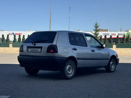 Volkswagen Golf 1992 года за 1 096 641 тг. в Караганда – фото 2