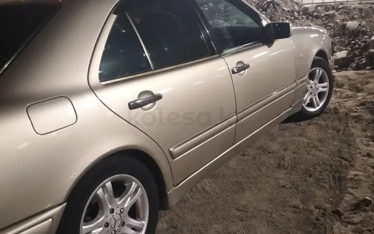 Mercedes-Benz E 280 1996 годаүшін2 200 000 тг. в Алматы