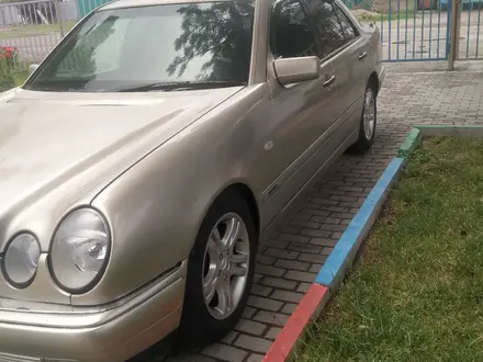 Mercedes-Benz E 280 1996 года за 2 200 000 тг. в Алматы – фото 3