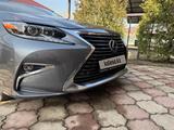 Lexus ES 300h 2016 года за 15 500 000 тг. в Алматы – фото 4