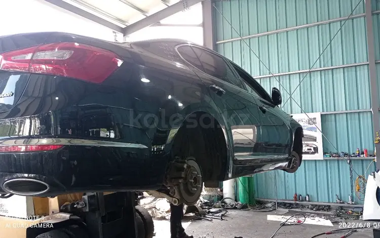 Киа Каденза дверь за 5 500 тг. в Астана