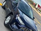 Toyota RAV4 2021 года за 14 500 000 тг. в Петропавловск – фото 2