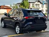 Toyota RAV4 2021 года за 14 500 000 тг. в Петропавловск – фото 4