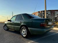 Mercedes-Benz E 280 1994 годаүшін2 200 000 тг. в Караганда