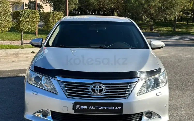 Авто без водителя (Toyota Camry 50) в Шымкент