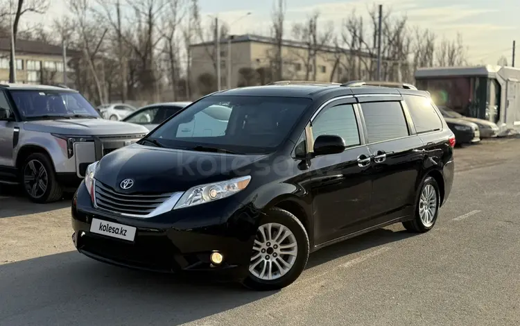 Toyota Sienna 2015 года за 15 000 000 тг. в Алматы