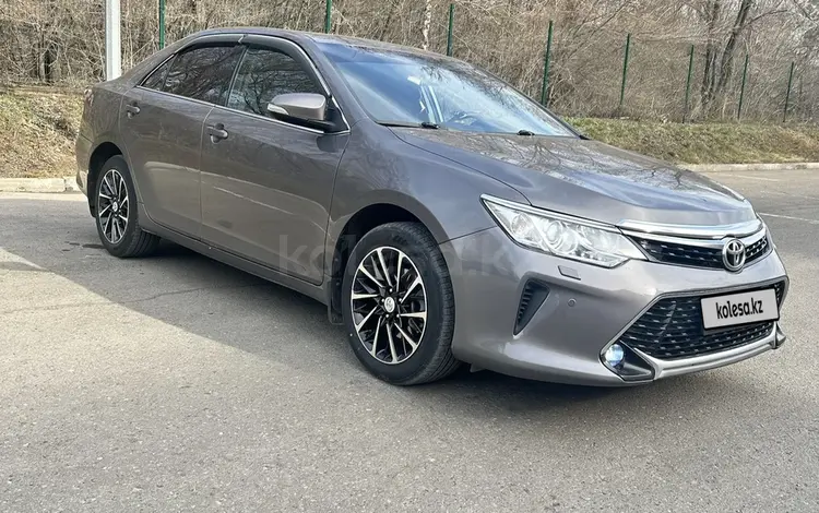 Toyota Camry 2015 года за 10 200 000 тг. в Павлодар