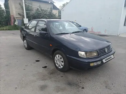 Volkswagen Passat 1993 года за 850 000 тг. в Алматы – фото 2