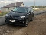Toyota RAV4 2015 года за 6 500 000 тг. в Актобе