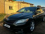 Toyota Camry 2011 года за 4 300 000 тг. в Уральск – фото 2