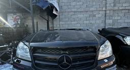 Фары Mercedes GL550. Авкат с Японии. Все запчасти в наличии. за 200 000 тг. в Алматы