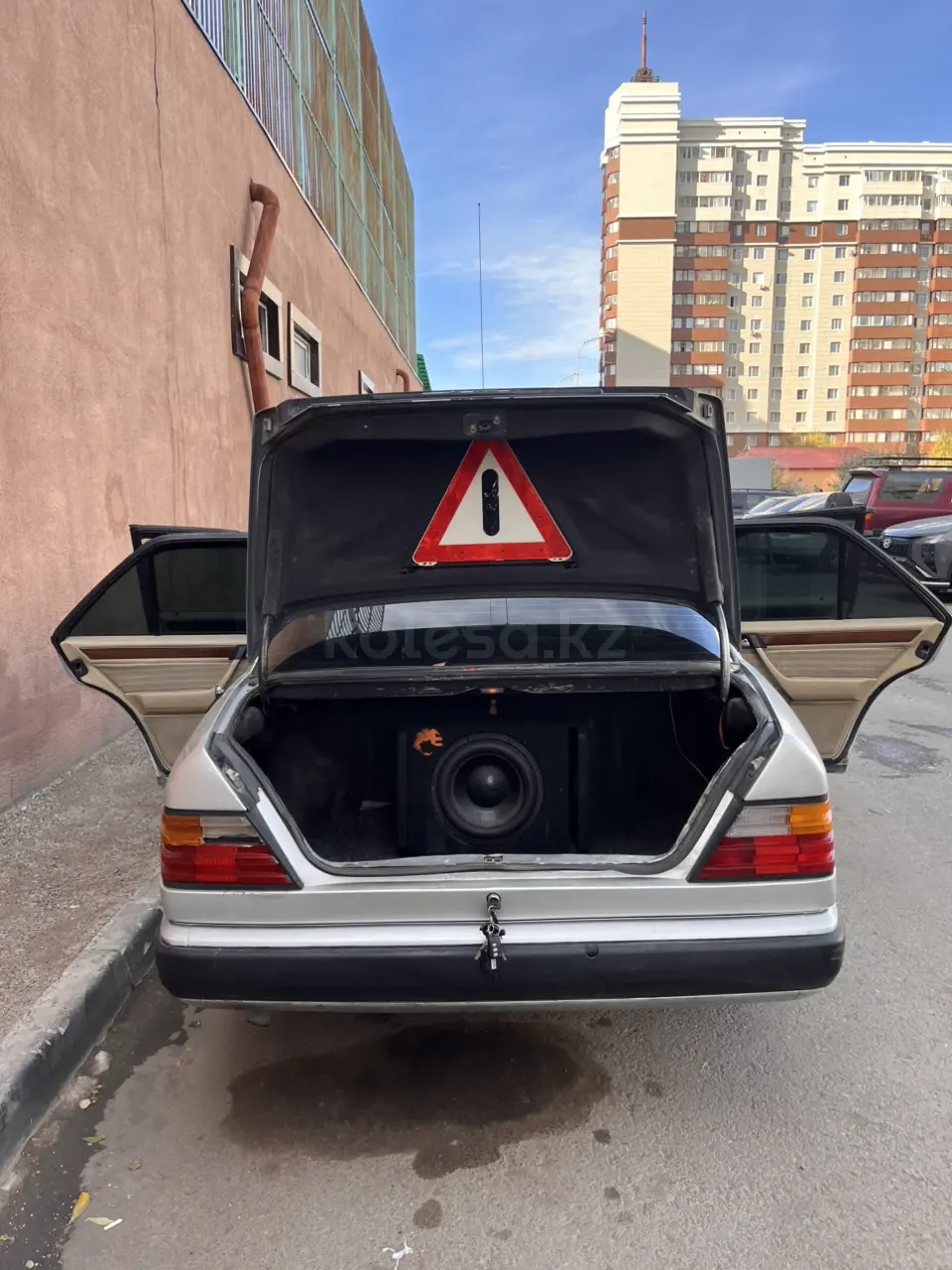 Mercedes-Benz E-Class, 1987