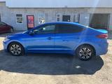 Hyundai Elantra 2017 годаүшін3 200 000 тг. в Актобе – фото 3