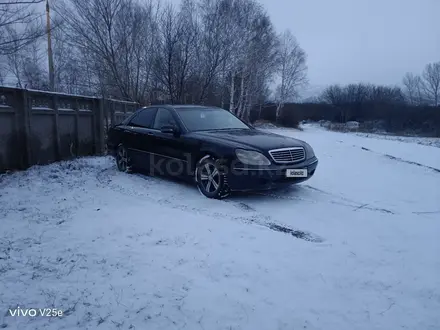 Mercedes-Benz S 320 2001 года за 4 200 000 тг. в Усть-Каменогорск – фото 2