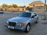 Mercedes-Benz E 220 1993 годаfor1 050 000 тг. в Шымкент