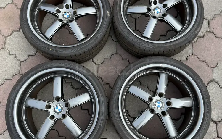 Диски с резиной на BMW за 750 000 тг. в Алматы