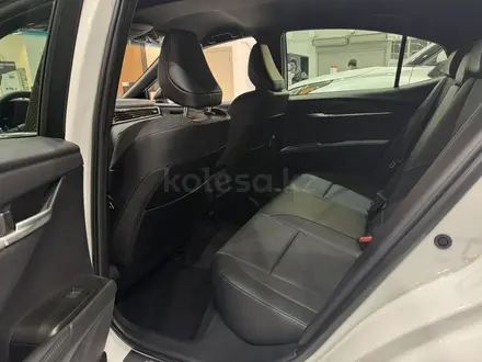 Toyota Camry Prestige 2025 года за 22 690 000 тг. в Атырау – фото 8