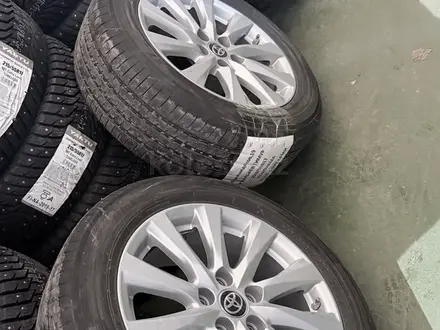 Комплект дисков с резиной R17 Toyota Camry70/75 оригинал с датчиками за 320 000 тг. в Семей – фото 10