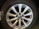Комплект дисков с резиной R17 Toyota Camry70/75 оригинал с датчикамиүшін320 000 тг. в Семей