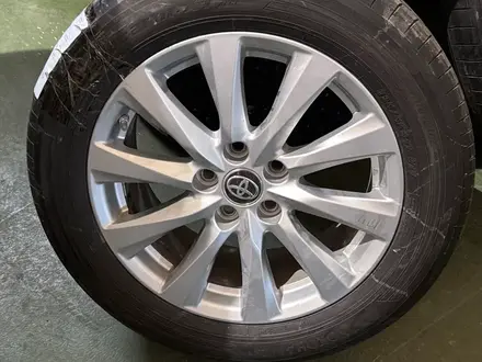 Комплект дисков с резиной R17 Toyota Camry70/75 оригинал с датчиками за 320 000 тг. в Семей – фото 3