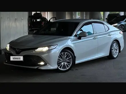 Toyota Camry 2019 года за 14 800 000 тг. в Алматы – фото 3