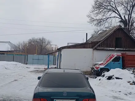 Mercedes-Benz E 230 1997 года за 2 200 000 тг. в Шу – фото 18