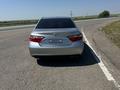 Toyota Camry 2015 года за 6 500 000 тг. в Актобе – фото 2