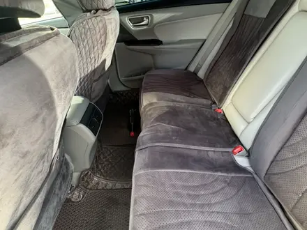 Toyota Camry 2015 года за 6 500 000 тг. в Актобе – фото 8