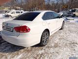 Volkswagen Passat 2015 года за 4 300 000 тг. в Алматы – фото 3