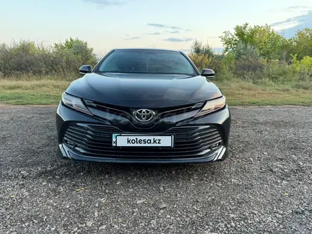 Toyota Camry 2019 года за 12 300 000 тг. в Астана