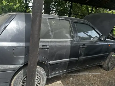Volkswagen Golf 1993 года за 600 000 тг. в Алматы – фото 3