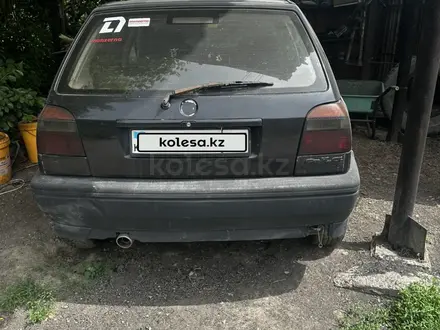 Volkswagen Golf 1993 года за 600 000 тг. в Алматы