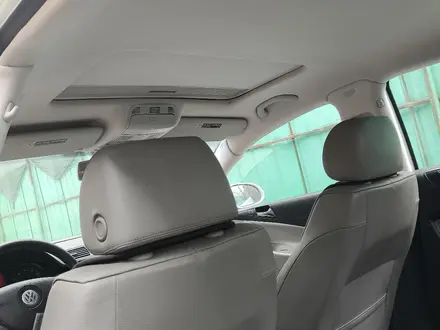 Volkswagen Passat 2006 года за 3 000 000 тг. в Алматы – фото 10