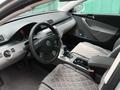 Volkswagen Passat 2006 года за 3 000 000 тг. в Алматы – фото 11