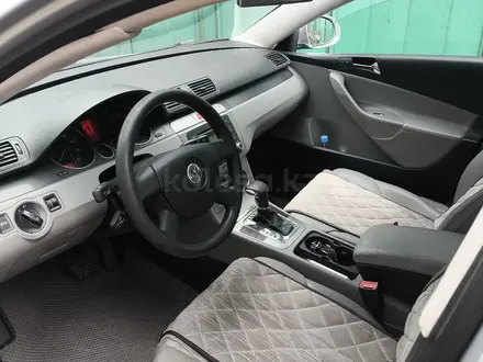 Volkswagen Passat 2006 года за 3 000 000 тг. в Алматы – фото 11