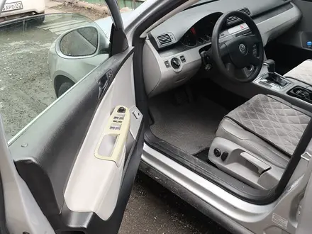 Volkswagen Passat 2006 года за 3 000 000 тг. в Алматы – фото 9
