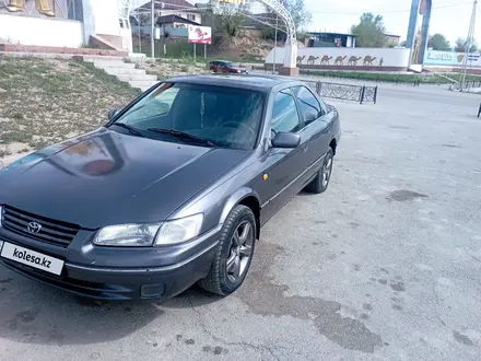 Toyota Camry 1998 года за 4 000 000 тг. в Жаркент – фото 2