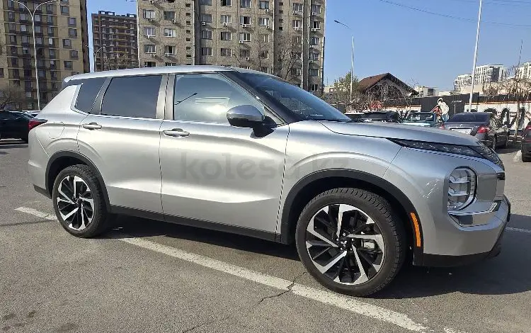 Mitsubishi Outlander 2022 года за 13 500 000 тг. в Алматы