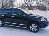 Volkswagen Touareg 2005 года за 6 200 000 тг. в Караганда – фото 2