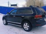 Volkswagen Touareg 2005 года за 6 200 000 тг. в Караганда – фото 4