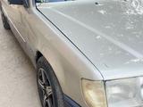 Mercedes-Benz E 220 1992 года за 1 000 000 тг. в Аральск – фото 2