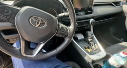 Toyota RAV4 2022 года за 17 500 000 тг. в Алматы – фото 4