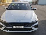 Hyundai Elantra 2023 года за 8 950 000 тг. в Атырау – фото 2