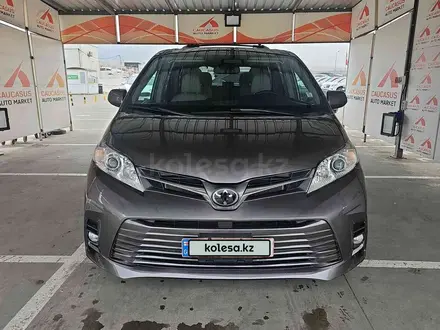 Toyota Sienna 2018 годаүшін8 600 000 тг. в Алматы – фото 2