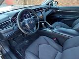 Toyota Camry 2019 года за 10 000 000 тг. в Актау – фото 4