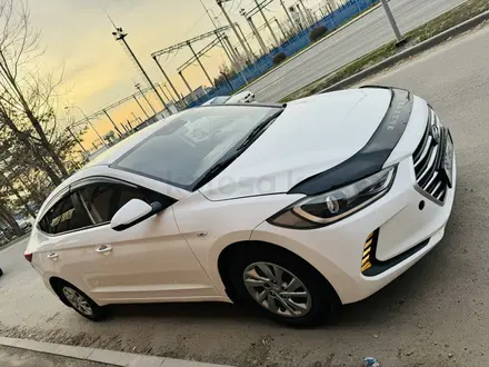 Hyundai Elantra 2017 года за 6 500 000 тг. в Шымкент – фото 3