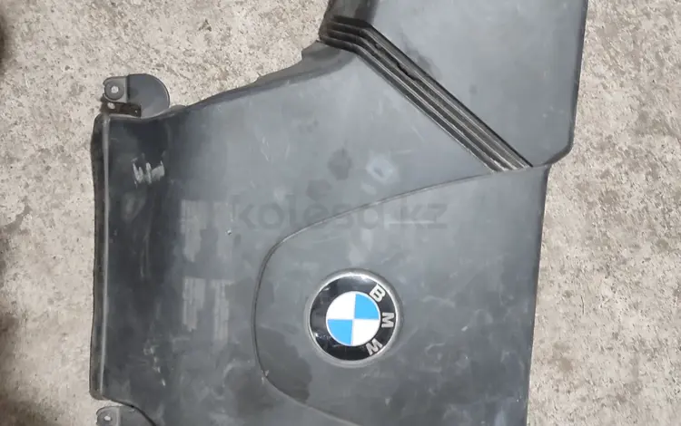 Крышка двигателя N42 BMW E46 316 318 320 за 12 000 тг. в Караганда